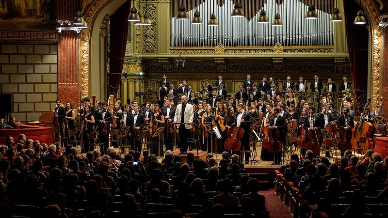 Orchestra Română de Tineret: Foto Virgil Oprina, Foto: Tinerimea Romana