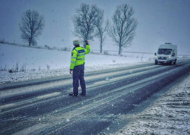 Politist iarna, Foto: Facebook - Politia Romana