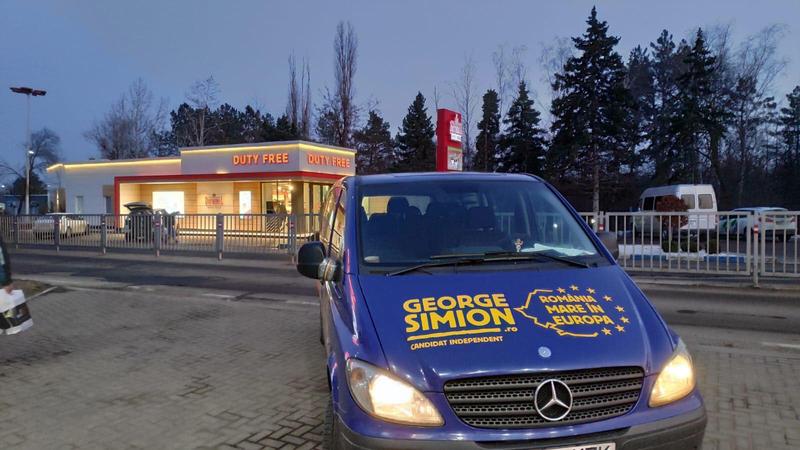 microbuzul candidatului independent, Foto: Hotnews