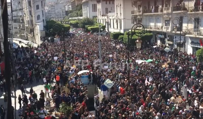 Proteste masive in Alger, Foto: Captura YouTube