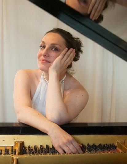 Pianista Mădălina Pașol, Foto: Poster