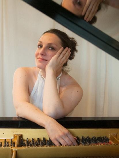 Pianista Mădălina Pașol, Foto: Poster