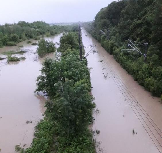 Linia Valea Calugareasca - Ploiesti Est, inundata, Foto: CFR Infrastructura