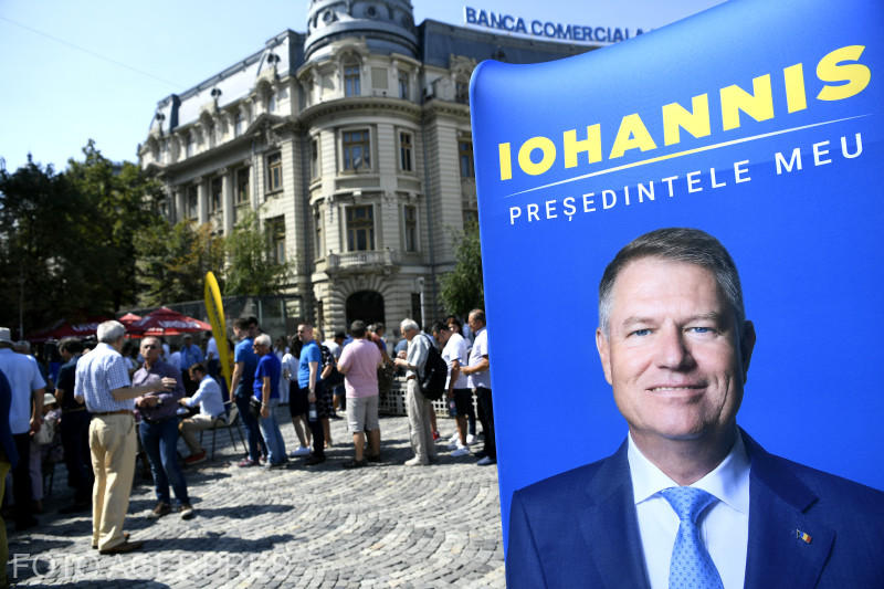 Panou electoral Iohannis, Foto: Agerpres