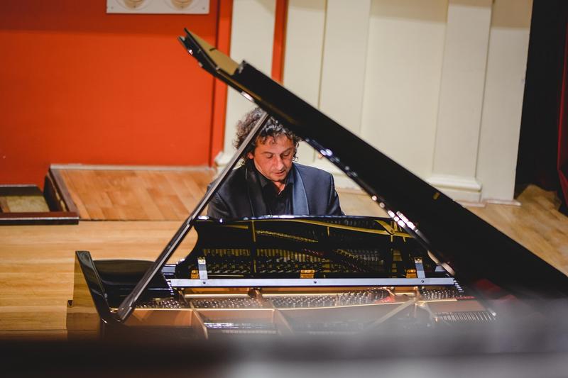 Pianistul Horia Mihail, Foto: Orchestrele si Corurile Radio