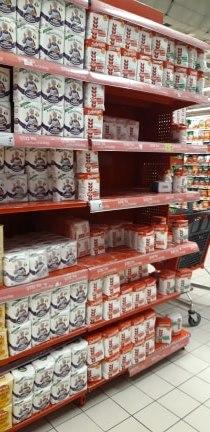 Rafturi in magazine 7, Foto: Hotnews