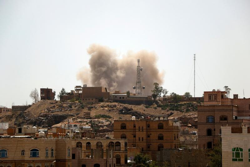 Lovituri aeriene in Sanaa, cel mai mare oras din Yemen, Foto: Xinhua/Avalon.red / Avalon Editorial / Profimedia