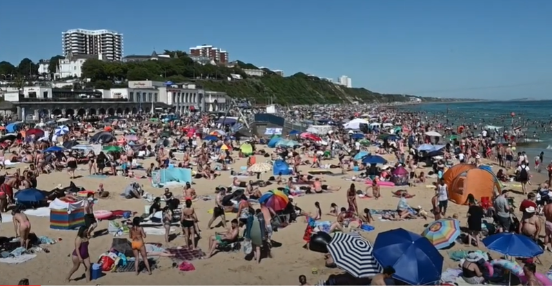 Plaje inundate de oameni in Anglia, Foto: Captura video