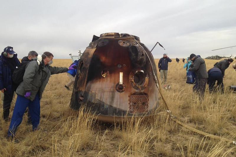 Capsula Soiuz MS-16 dupa aterizare in Kazahstan, Foto: Roscosmos Press Office / TASS / Profimedia