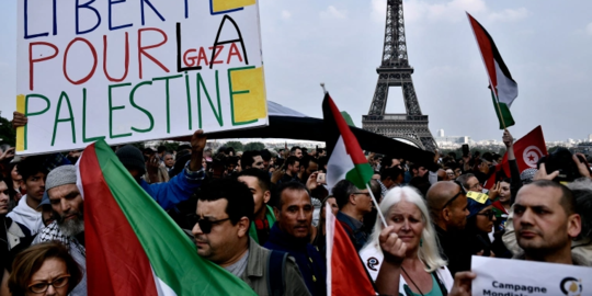 manifestatii la Paris (twitter), Foto: Hotnews