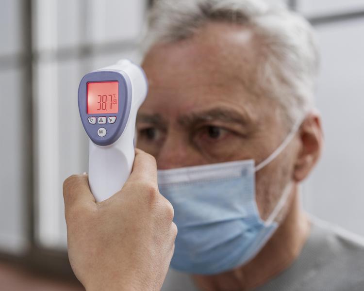 Pacient cu coronavirus, Foto: Freepik