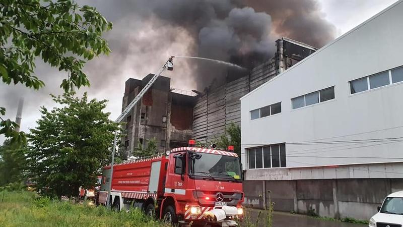 incendiul de la Brazi 5, Foto: ISU Prahova