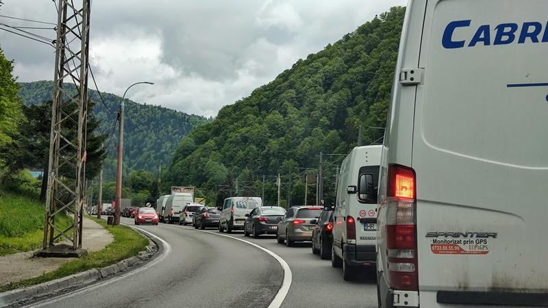 Trafic infernal pe Valea Prahovei: coloane pe DN1