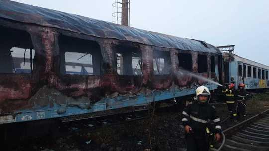Incendiu la vagoane de tren dezafectate, Foto: ISU Bucuresti-Ilfov