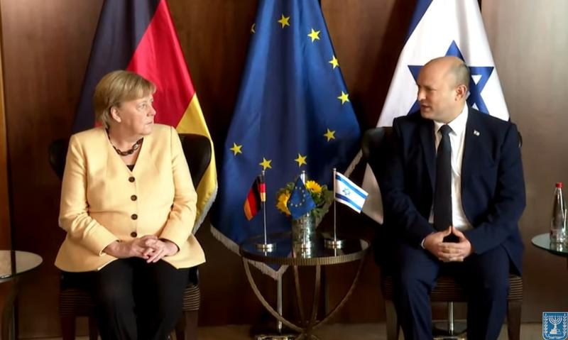 Angela Merkel si Naftali Bennett, Foto: Captura YouTube