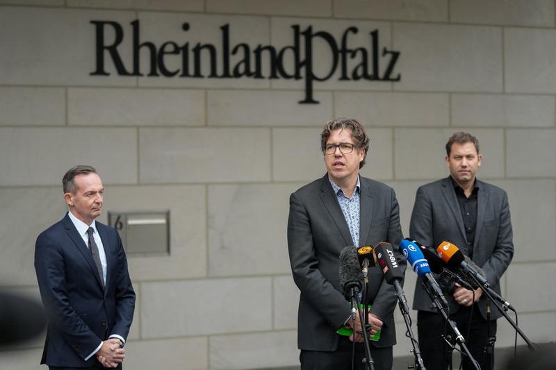 Lars Klingbeil (SPD), Michael Kellner (Verzi) si Volker Wissing (FDP), Foto: Kay Nietfeld / AFP / Profimedia