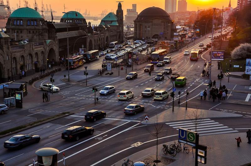 Masini in trafic, Foto: Madrugadaverde, Dreamstime.com