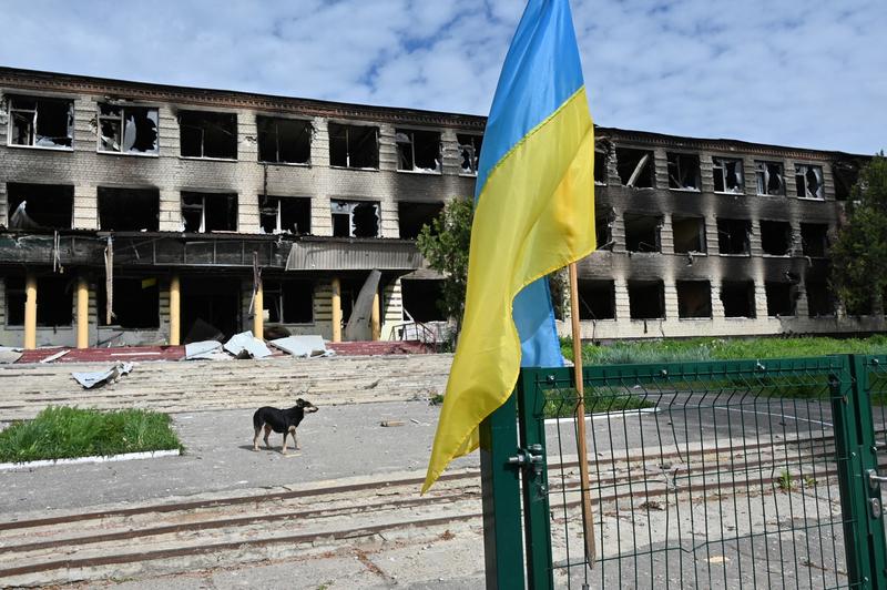 Școală distrusă de bombardamentele rusești în satul Vilhivka, regiunea Harkov, Foto: Sergey BOBOK / AFP / Profimedia Images