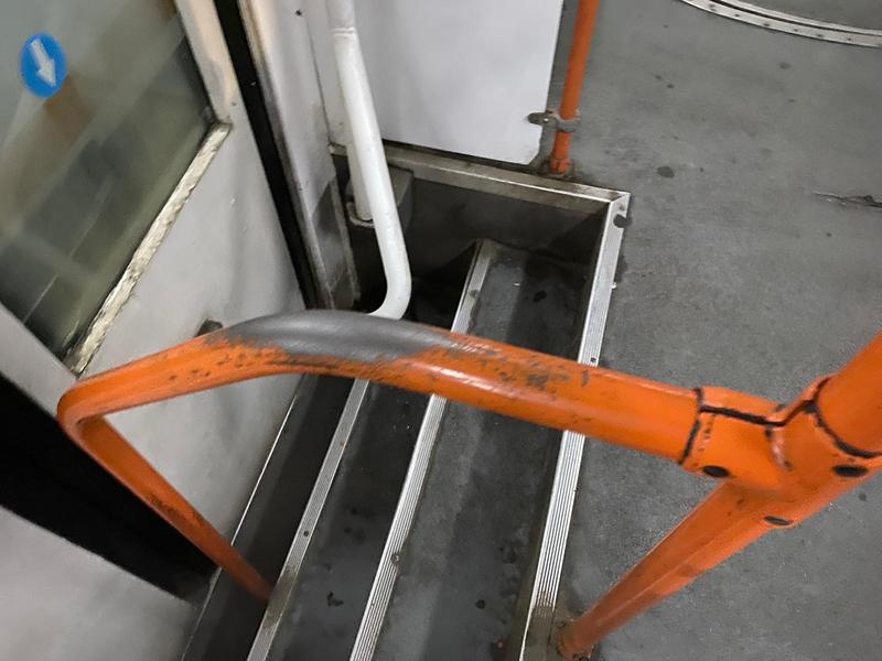 Mizerie mijloace de transport STB 8, Foto: ANPC