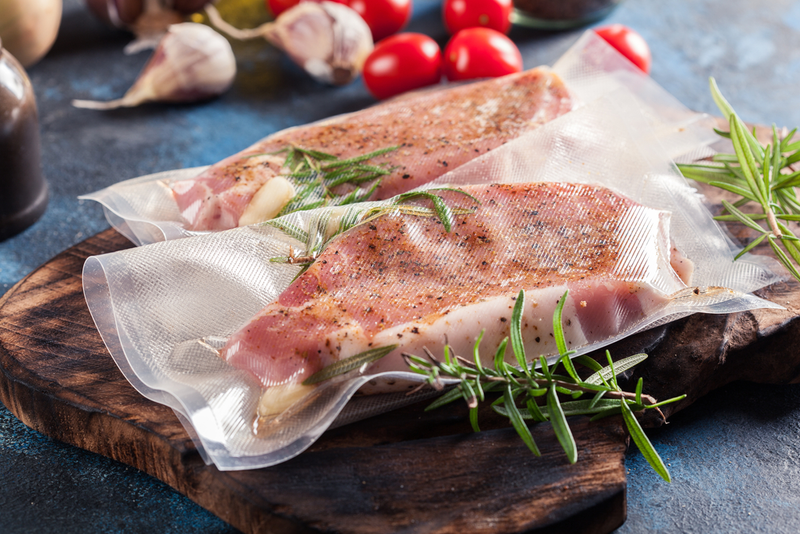 6 avantaje și 5 dezavantaje ale ambalării în vid a produselor alimentare, Foto: eMAG