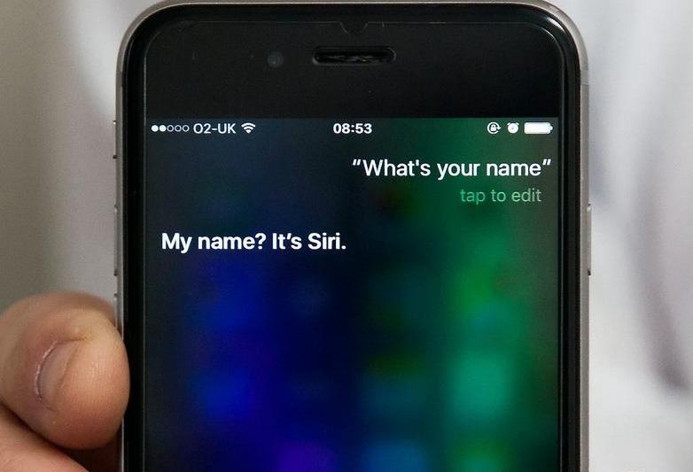 Siri, Iphone, Foto: Alishan Mahmood / / SWNS / Profimedia