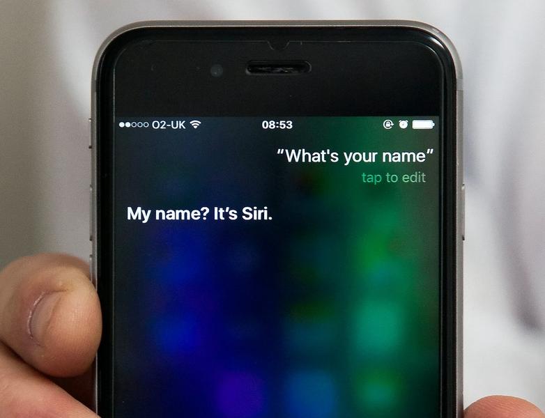Siri, Iphone, Foto: Alishan Mahmood / / SWNS / Profimedia