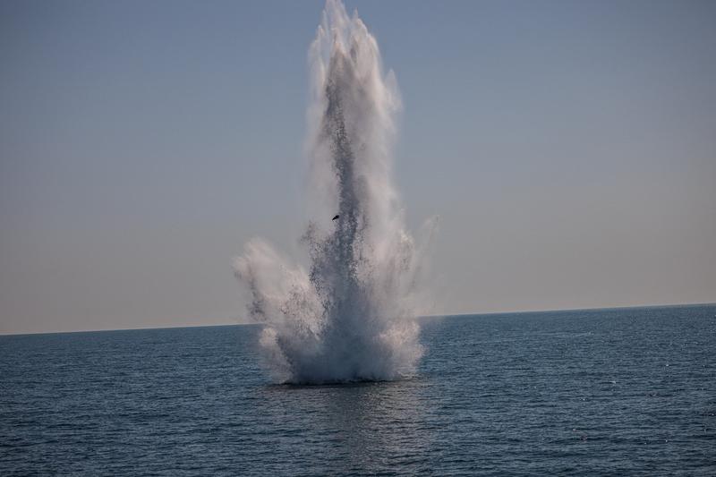 Explozia unei mine marine în timpul unui exercițiu naval în Marea Neagră, Foto: Dimitar DILKOFF / AFP / Profimedia