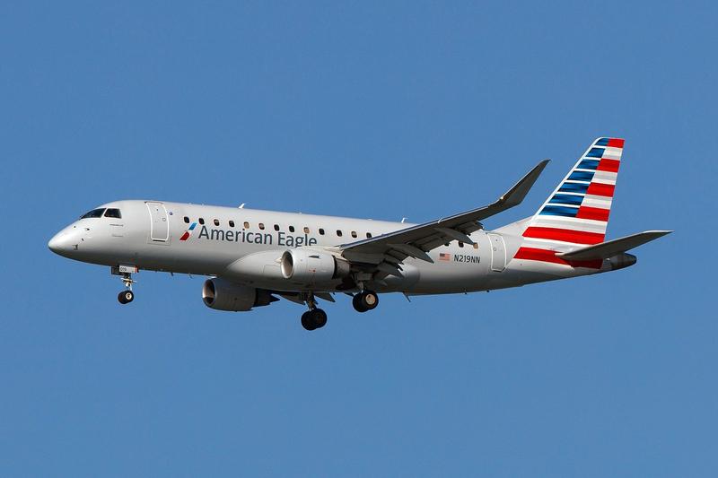 Aeronavă Embraer 170 operată de American Airlines, Foto: Jason O. Watson / Alamy / Alamy / Profimedia