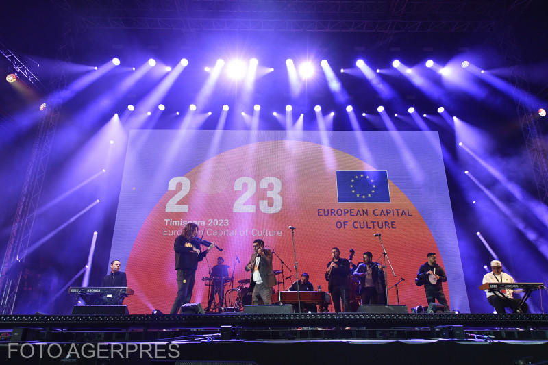 Concert sustinut de Taraful Caliu & guests, in Piata Unirii, in deschiderea 'Timisoara 2023 - Capitala Europeana a Culturii'., Foto: AGERPRES