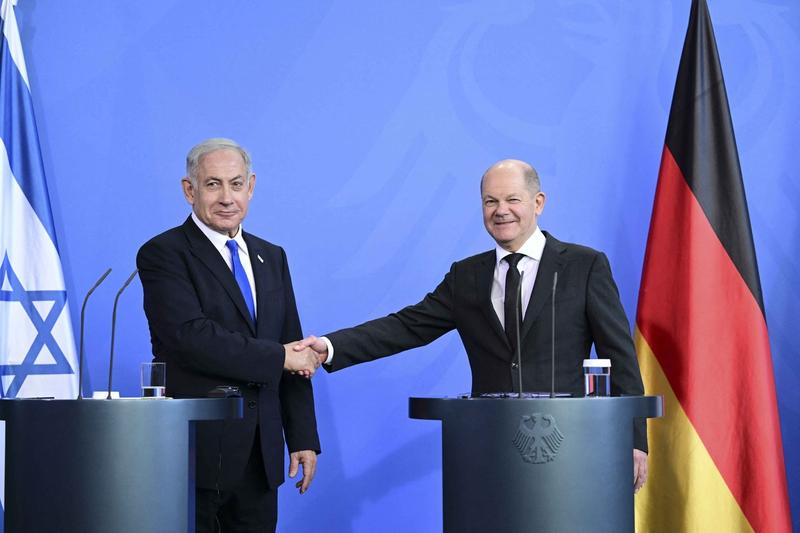 Benjamin Netanyahu și Olaf Scholz, Foto: ABDULHAMID HOSBAS / AFP / Profimedia