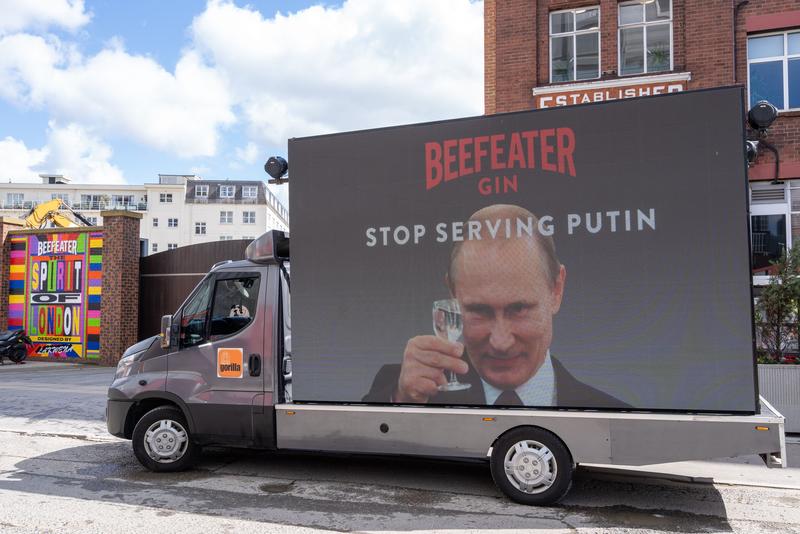 Britanicii si ucrainenii fac apel la boicotarea Beefeater , Foto: Maja Smiejkowska for Ukraine Solidarity Project / Shutterstock Editorial / Profimedia