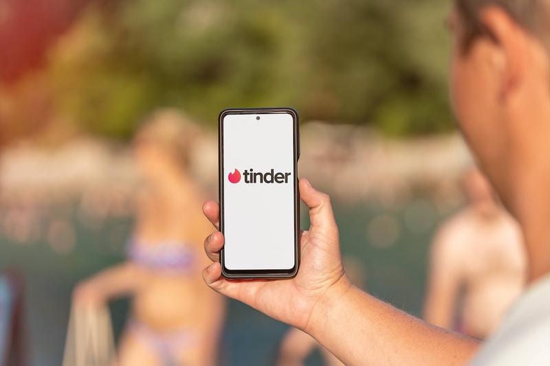 Aplicația de dating Tinder, Foto: Bihlmayerfotografie / imago stock&people / Profimedia