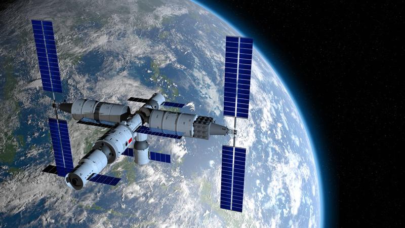 China a trimis în spaţiu misiunea Shenzhou-17 cu cel mai tânăr echipaj ...