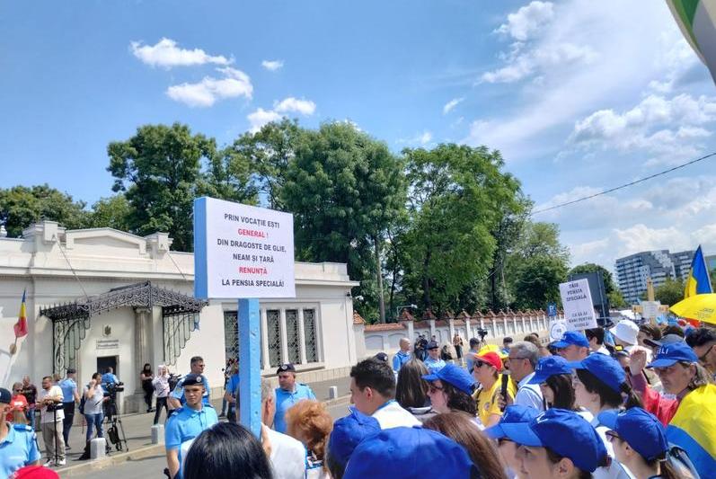 Protestul profesorilor in fata Palatului Cotroceni, Foto: Hotnews / Adrian Vasilache