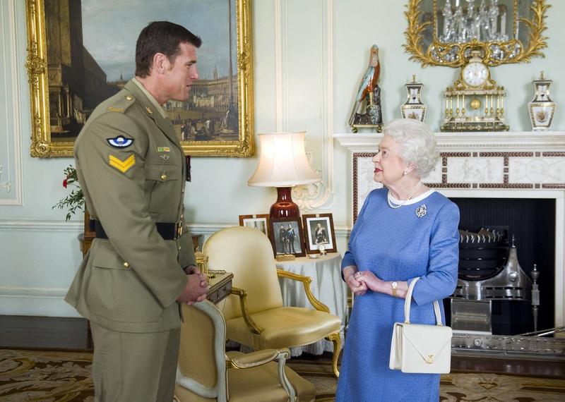 Ben Roberts-Smith a fost primit și felicitat inclusiv de regina Elisabeta, Foto: Anthony Devlin / AFP / Profimedia