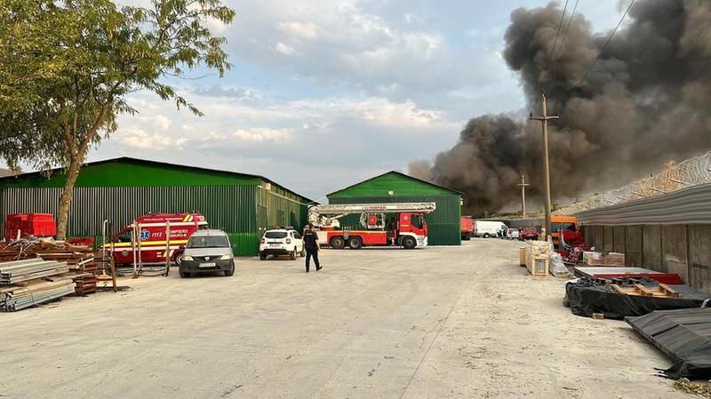 Incendiu la un depozit din Glina, Foto: ISU Bucuresti-Ilfov