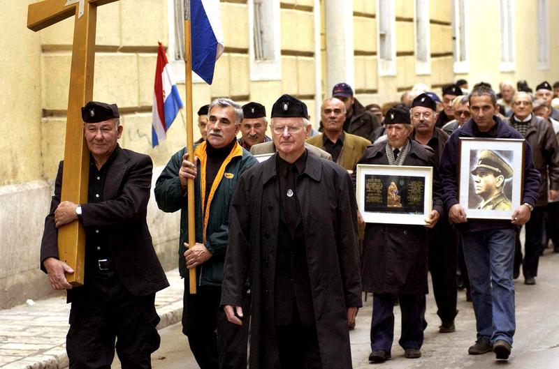 Mars in memoria lui Ante Pavelic, Croatia 2004, Foto: STRINGER / AFP / Profimedia