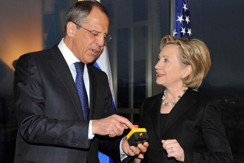 Hillary Clinton alaturi de Serghei Lavrov si butonul „buclucas” in 2009, Foto: Anonymous / AP - The Associated Press / Profimedia