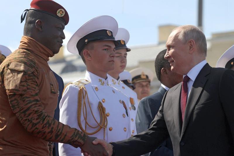 Capitanul Ibrahim Traore a fost in Rusia vara aceasta pentru summitul liderilor africani organizat de Kremlin, Foto: Sergey Karpuhin / Sputnik / Profimedia Images