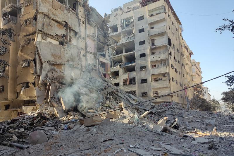 Blocuri distruse în urma bombardamentelor din Fasia Gaza, Foto: Khoder al-Zaanoun / AFP / Profimedia