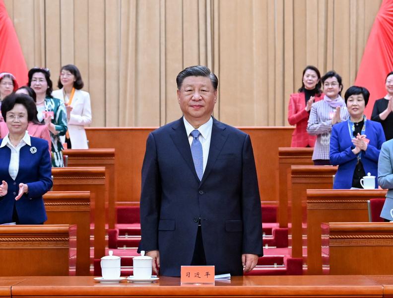 Xi Jinping la o sedinta a Federatiei Femeilor Chineze, Foto: Xie Huanchi / Xinhua News / Profimedia