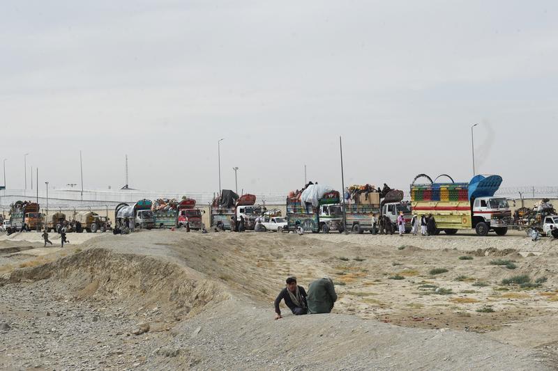 Convoaie care transporta refugiati afgani din Pakistan inapoi in Afganistan, Foto: Banaras Khan / AFP / Profimedia Images