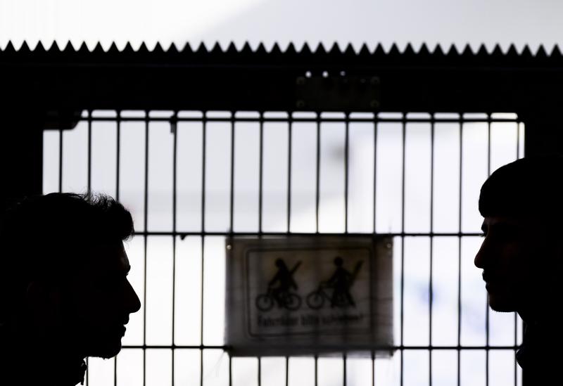 Migranți la un centru de primire din Brunswick, Saxonia Inferioară, Foto: Julian Stratenschulte / DPA / Profimedia