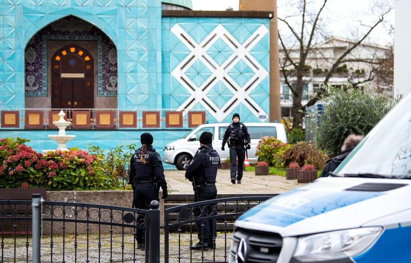 Perchezitii la Moscheea „Imamul Ali” din Hamburg, Foto: Daniel Bockwoldt / DPA / Profimedia Images