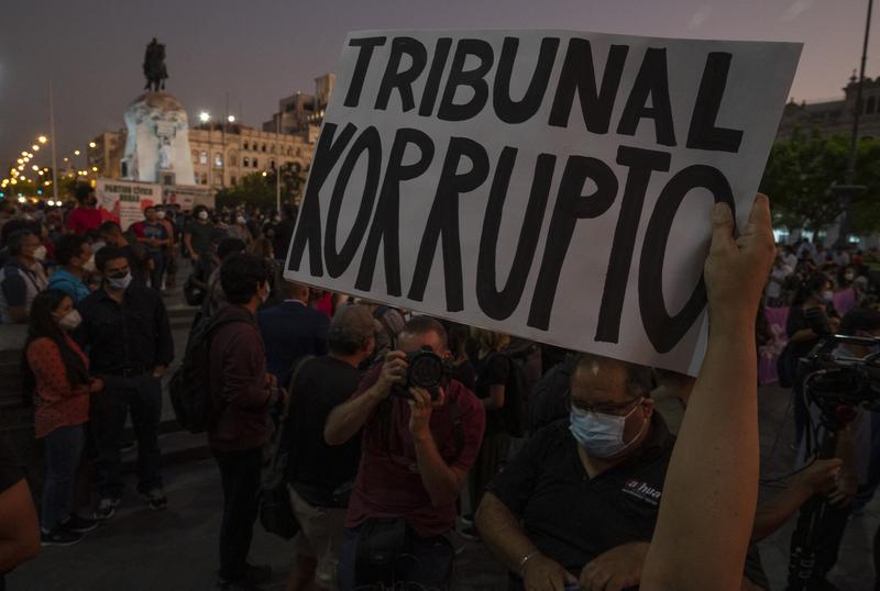 proteste fata de eliberarea lui Alberto Fujimori din inchisoare, Foto: Cris BOURONCLE / AFP / Profimedia