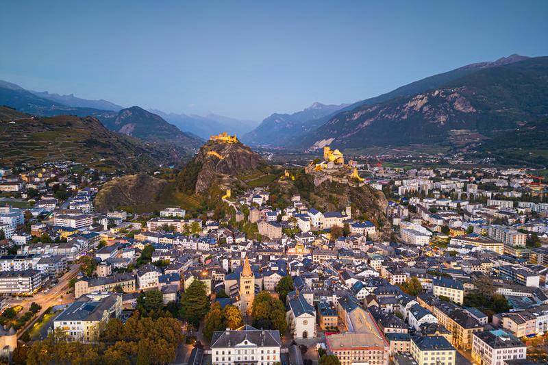 Orașul Sion din cantonul elvețian Valais, Foto: Sean Pavone | Dreamstime.com