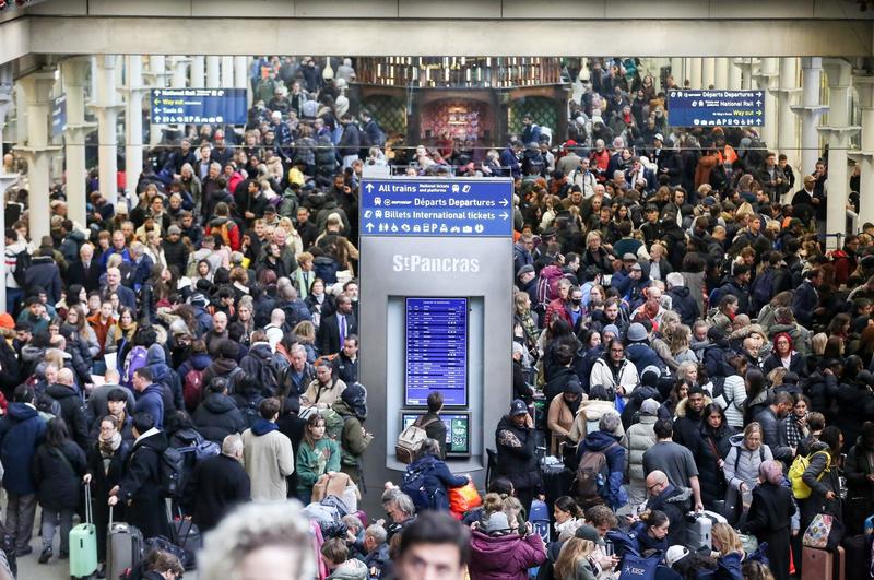 Gara St. Pancras din Londra, Foto: Dinedra Haria-LNP / Shutterstock Editorial / Profimedia Images