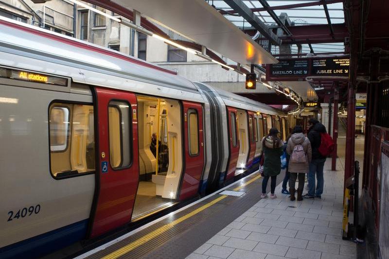 Tren al Docklands Light Railway (DLR), Foto: Tony Thorogood / Alamy / Profimedia Images