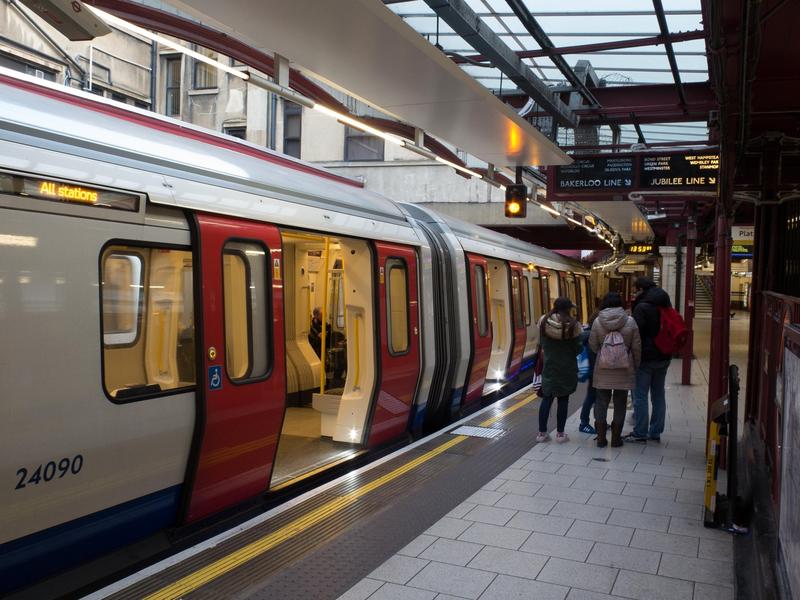 Tren al Docklands Light Railway (DLR), Foto: Tony Thorogood / Alamy / Profimedia Images