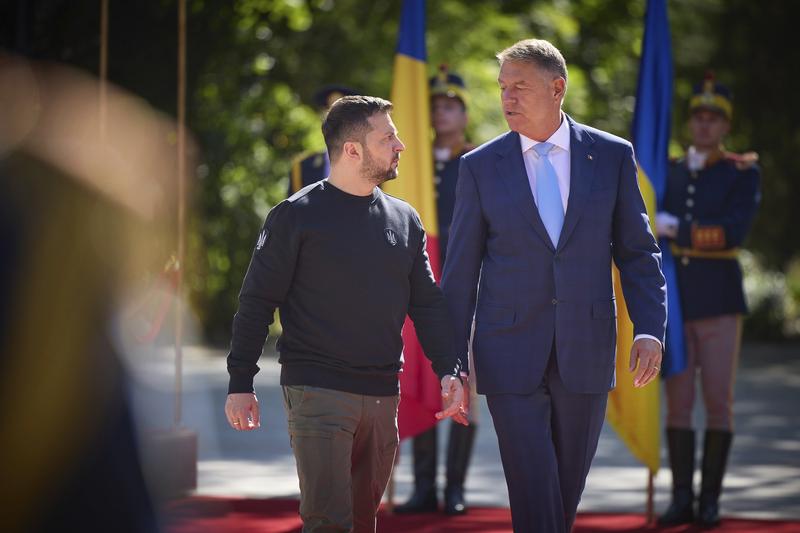 Volodimir Zelenski și Klaus Iohannis, în timpul vizitei preşedintelui Ucrainei în România (10 octombrie 2023), Foto: Ukraine Presidency/Ukrainian Pre / Zuma Press / Profimedia